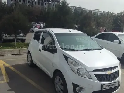 Белый Chevrolet Spark, 1 позиция 2011 года, КПП Механика, в Ташкент за 4 654 y.e. id4895652