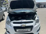 Белый Chevrolet Spark, 4 позиция 2019 года, КПП Автомат, в Ташкент за 8 600 y.e. id5231968, Фото №1
