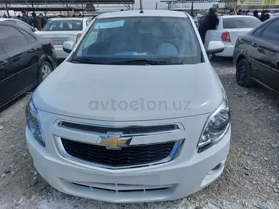 Белый Chevrolet Cobalt, 4 позиция 2024 года, КПП Автомат, в Коканд за 13 700 y.e. id4995994