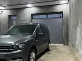 Мокрый асфальт Volkswagen Caddy 2022 года, КПП Механика, в Ташкент за 19 400 y.e. id5205912, Фото №1