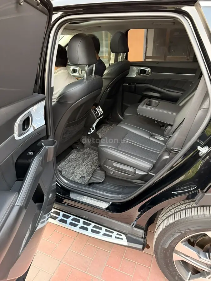 Kia Sorento — 6