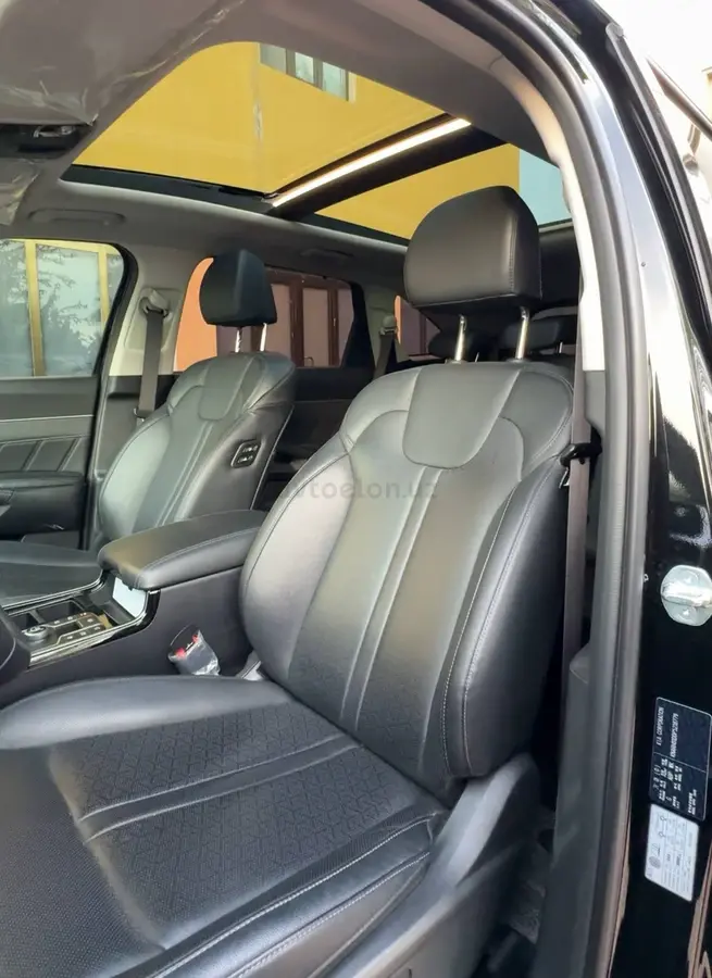 Kia Sorento — 8