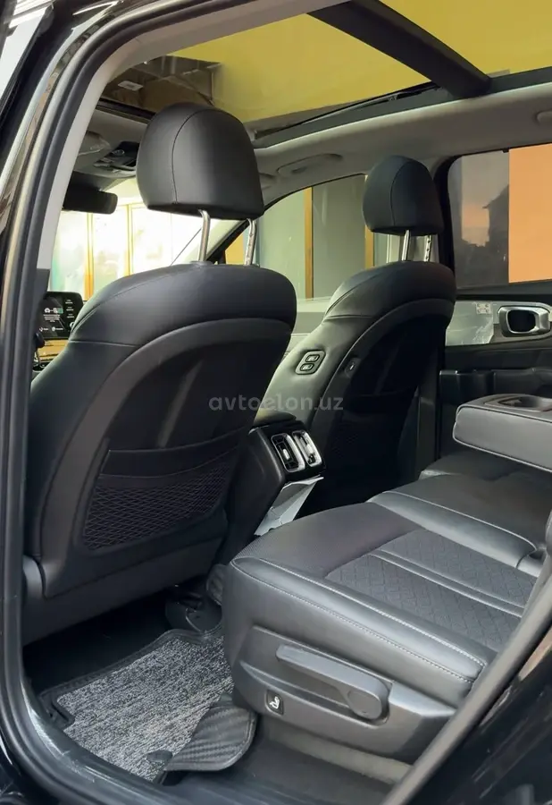 Kia Sorento — 9