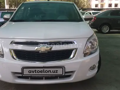 Белый Chevrolet Cobalt, 4 позиция 2014 года, КПП Автомат, в Ташкент за 10 550 y.e. id4905126