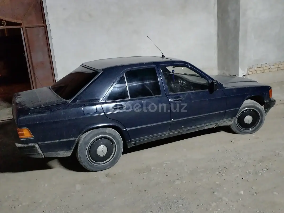 Mercedes-Benz 190 — 2