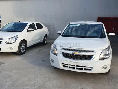 Белый Chevrolet Cobalt, 4 позиция 2023 года, КПП Автомат, в Ташкент за 13 400 y.e. id4991532