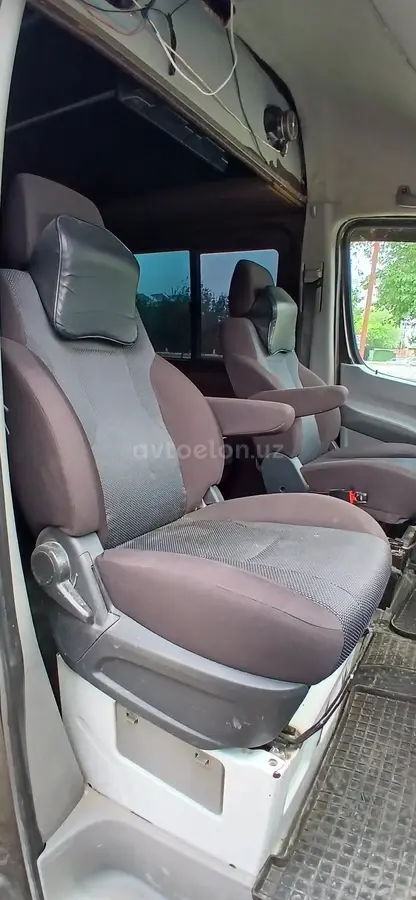 Mercedes-Benz Sprinter — 10