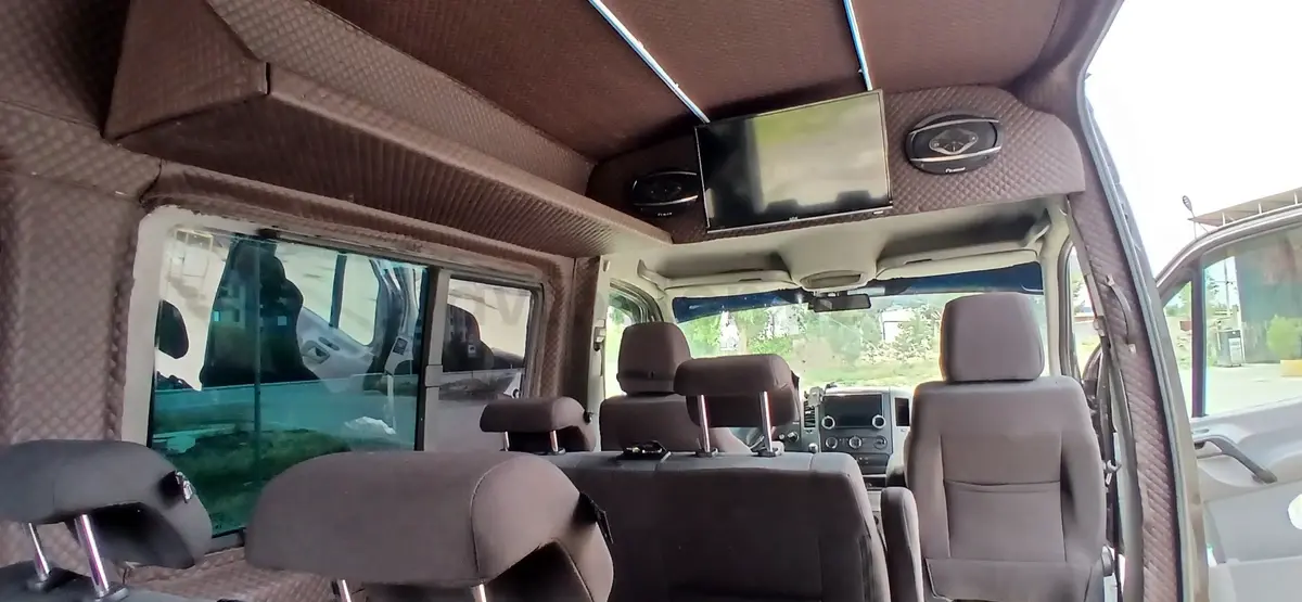 Mercedes-Benz Sprinter — 7