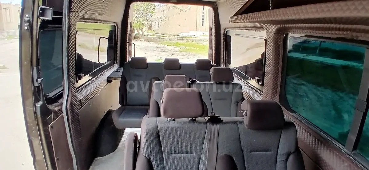 Mercedes-Benz Sprinter — 8