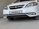 Белый Chevrolet Gentra, 1 позиция Газ-бензин 2021 года, КПП Механика, в Карши за 12 000 y.e. id5026301