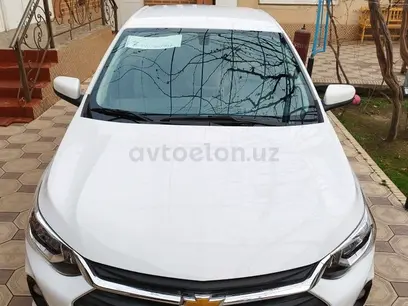 Белый Chevrolet Onix 2023 года, КПП Механика, в Андижан за 14 400 y.e. id4987013