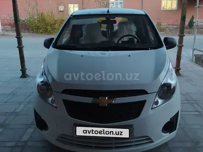 Белый Chevrolet Spark, 1 позиция 2013 года, КПП Механика, в Ургенч за 9 000 y.e. id5073308