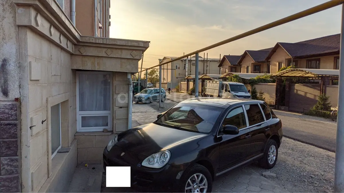 Porsche Cayenne — 3
