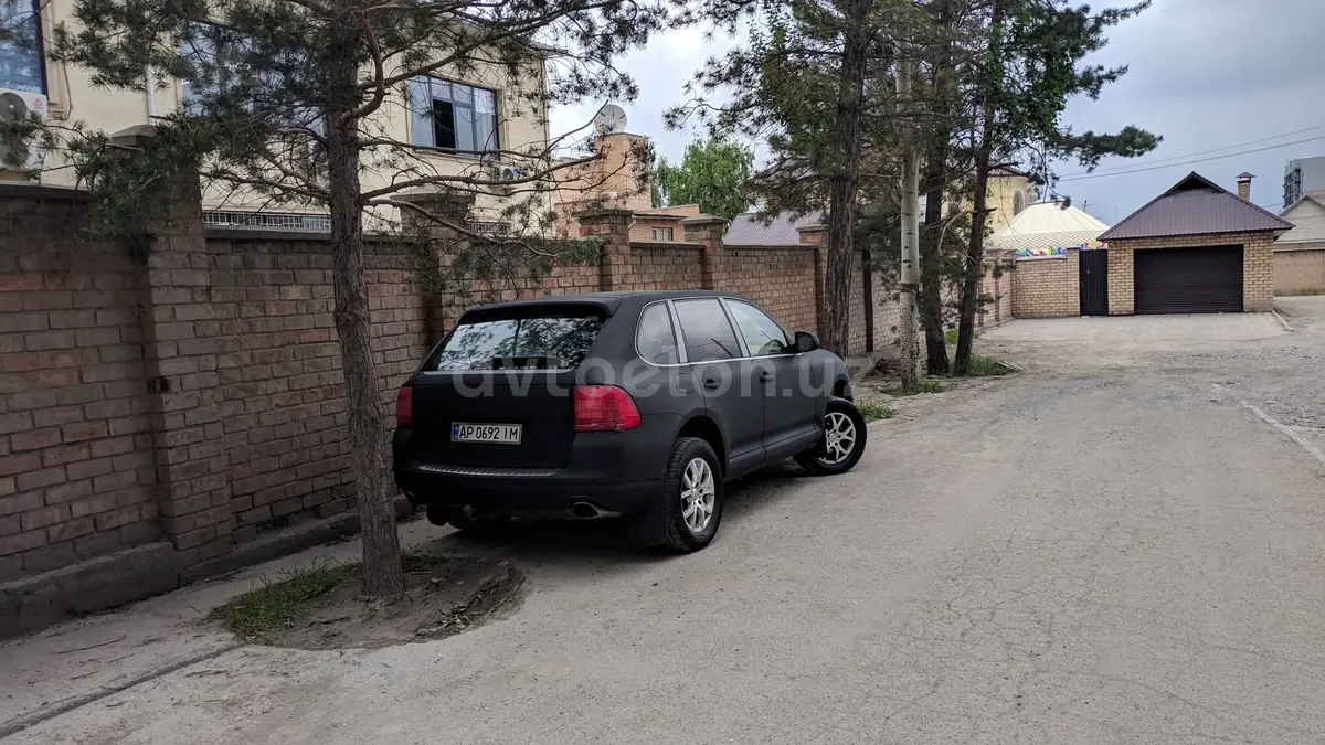 Porsche Cayenne — 6