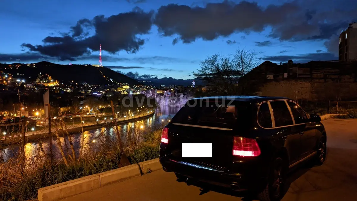 Porsche Cayenne — 7