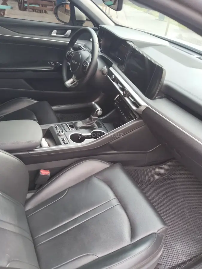 Kia K5 — 4