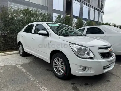 Белый Chevrolet Cobalt, 4 позиция 2024 года, КПП Автомат, в Самарканд за ~12 114 y.e. id5189894