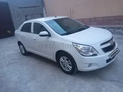 Белый Chevrolet Cobalt, 4 позиция 2022 года, КПП Автомат, в Самарканд за 11 000 y.e. id6194535