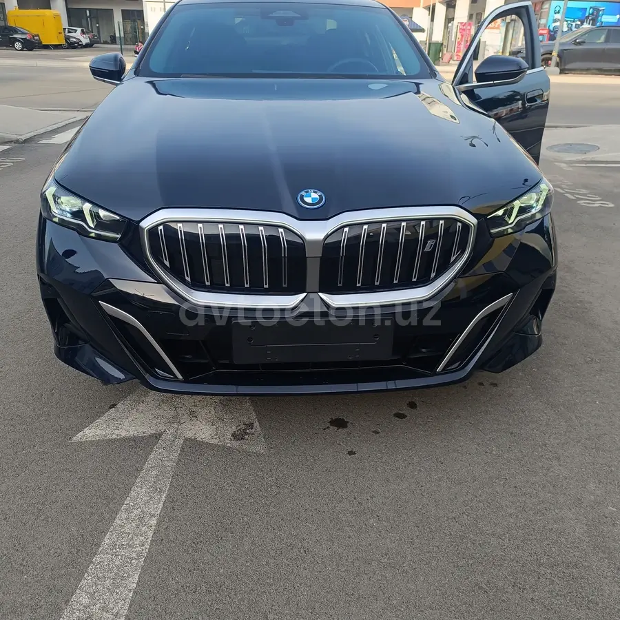 BMW i5
