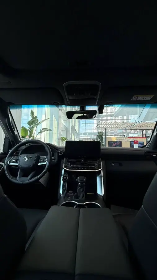 Toyota Land Cruiser — 4