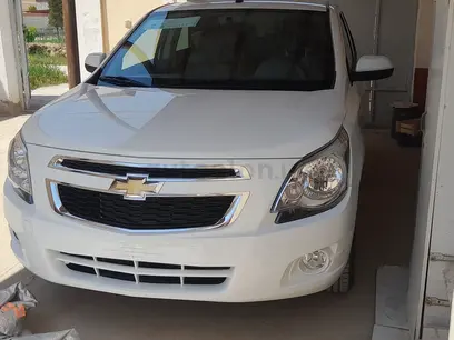 Белый Chevrolet Cobalt, 4 позиция 2024 года, КПП Автомат, в Шерабадский район за ~13 069 y.e. id5170287