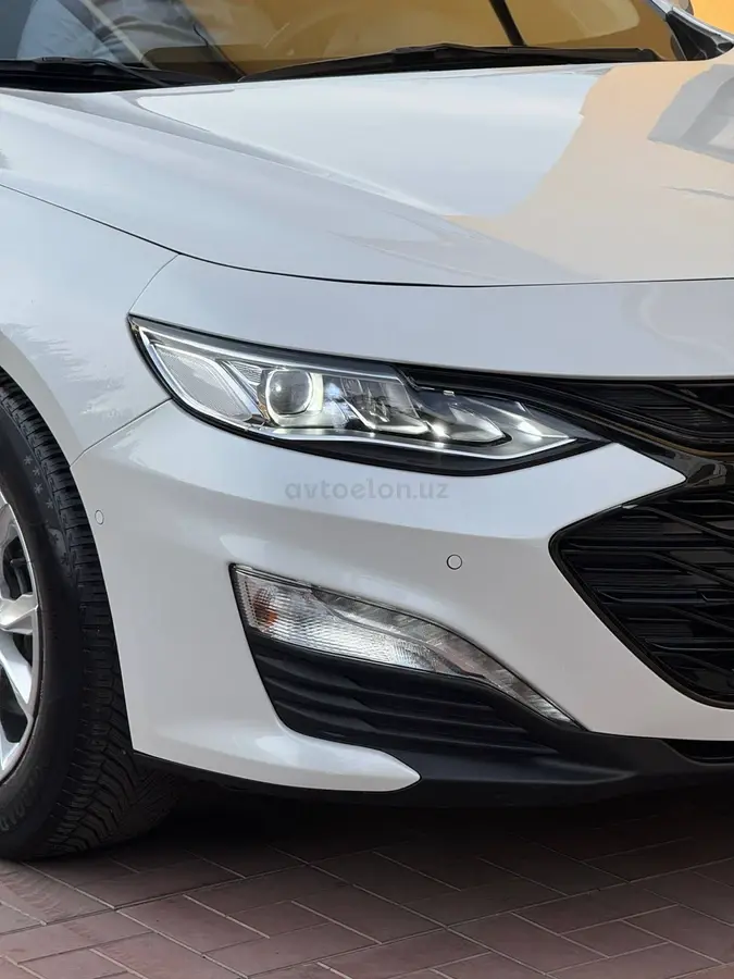 Chevrolet Malibu 2 2018 — 2