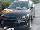 Черный Chevrolet Tracker, 2 позиция 2023 года, КПП Автомат, в Бухара за 15 300 y.e. id6363766, Фото №1